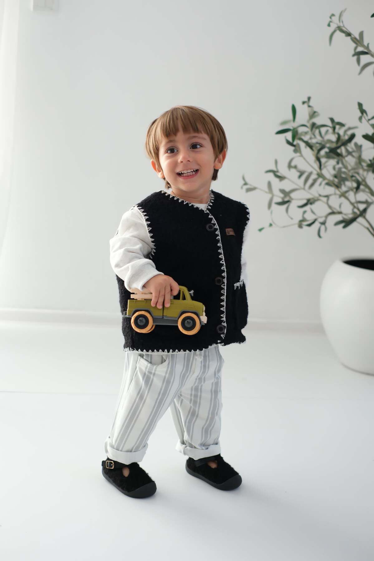 Togo Çocuk Siyah Ortopedik Kaymaz Taban Günlük Babet Ayakkabısı - Rahat ve Esnek | Peluş Ayakkabı