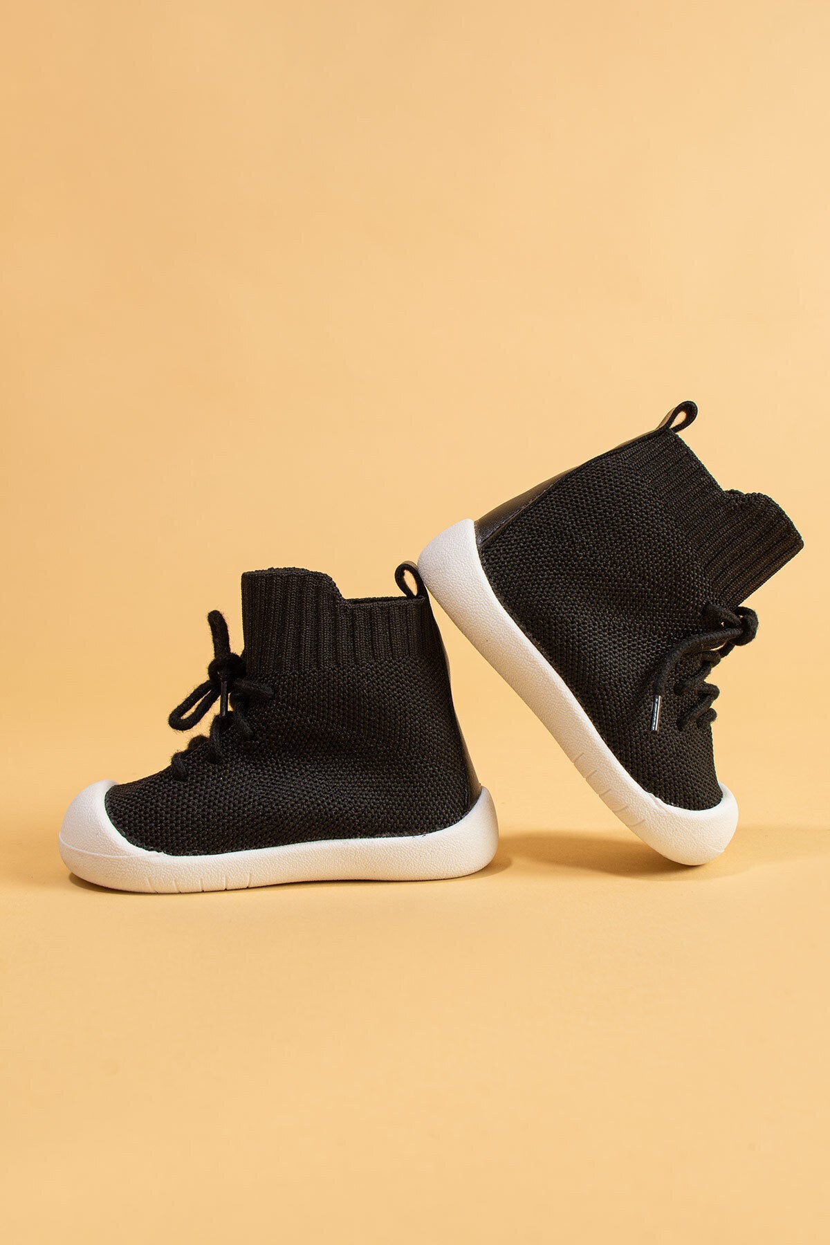 Berbera Unisex Çocuk Bebek Ayak Parmak Koruyucu Kaymaz Ortopedik Siyah Ilk Adım Botu Ve Çocuk Botu